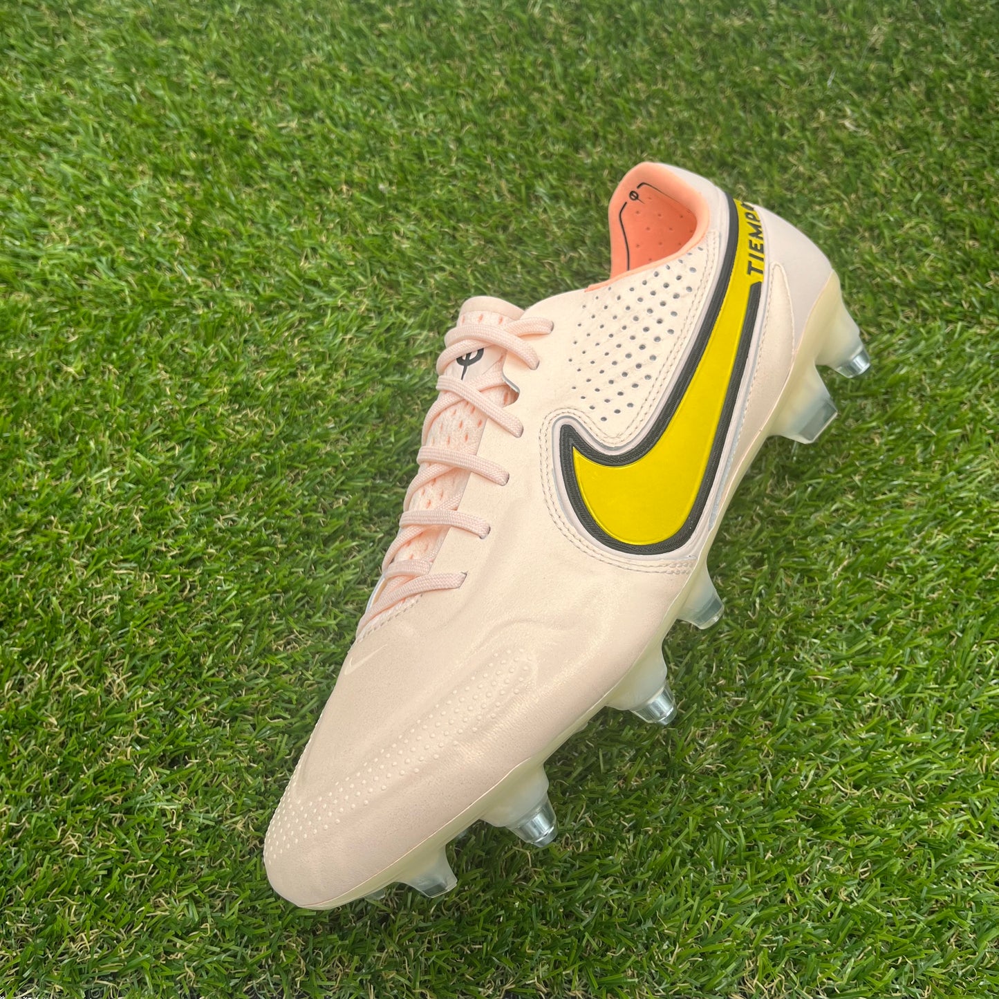 Nike Tiempo Legend 8 SG